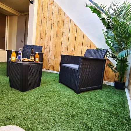 T2 Chambre Miroir Jardin Et Parking Prive Marselha Exterior foto