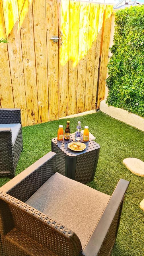 T2 Chambre Miroir Jardin Et Parking Prive Marselha Exterior foto
