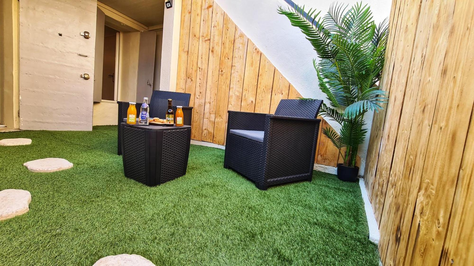 T2 Chambre Miroir Jardin Et Parking Prive Marselha Exterior foto